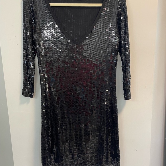 Velvet Women’s Black Sequin Deep V Neck Mini Dress half sleeve - Picture 9 of 10